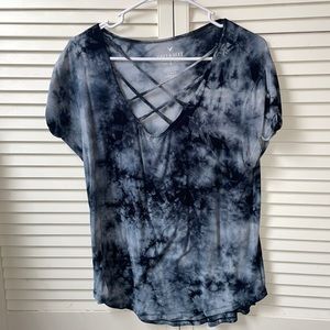 American Eagle cross front tee size small